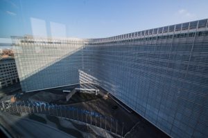 ЕС и евродепутатите се договориха за прилагане на търговското споразумение със САЩ