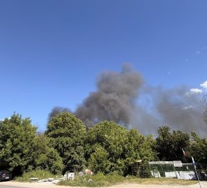 Гори склад за пластмаса край Стара Загора: Огънят е под контрол