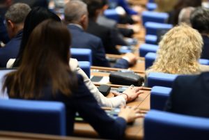 Парламентарни реакции след оставката на Борислав Сарафов: Сблъсък на позиции за бъдещето му в системата