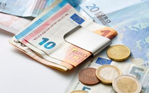 Минималните пенсии ще бъдат осъвременени със 7.8% от 1 юли