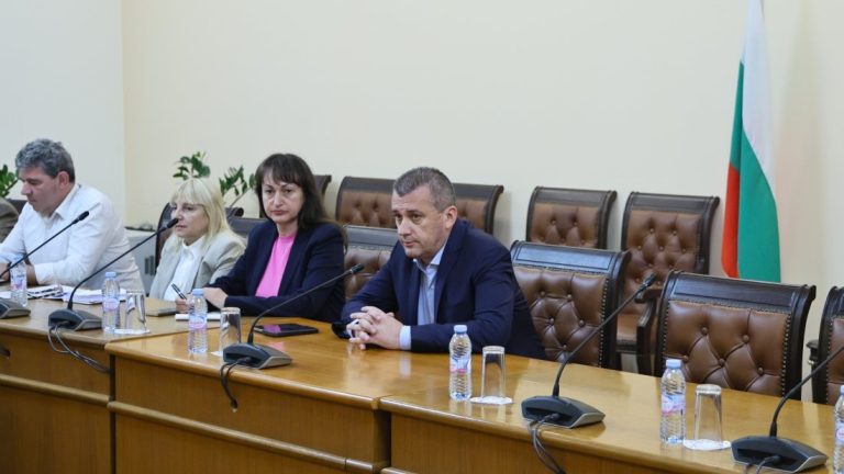 Министърът на транспорта Георги Пеев изиска доклади за безопасността в жп транспорта Министърът на транспорта Георги Пеев изиска доклади за безопасността в жп транспорта