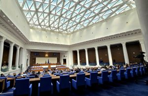 НА ЖИВО: Парламентът събра кворум от 173 депутати и започна работа по антикорупционния закон