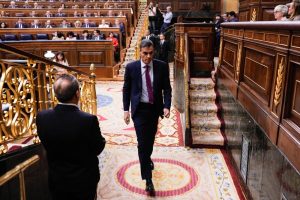 Лидерът на опозицията Алберто Нунес Фейхоо поиска оставката на кабинета на Педро Санчес