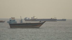 Противопоставянето около Ормузкия проток: Силите на САЩ са в максимална бойна готовност