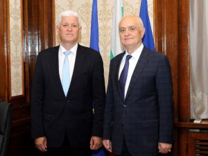 Военният министър Димитър Стоянов пое поста и обяви ключови реформи в отбраната