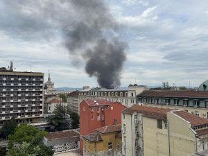 Пожар избухна в изоставено хале в столичния квартал „Хаджи Димитър“