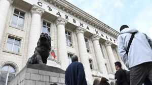 Правната комисия в Народното събрание одобри и трите законопроекта за промени в Закона за съдебната власт