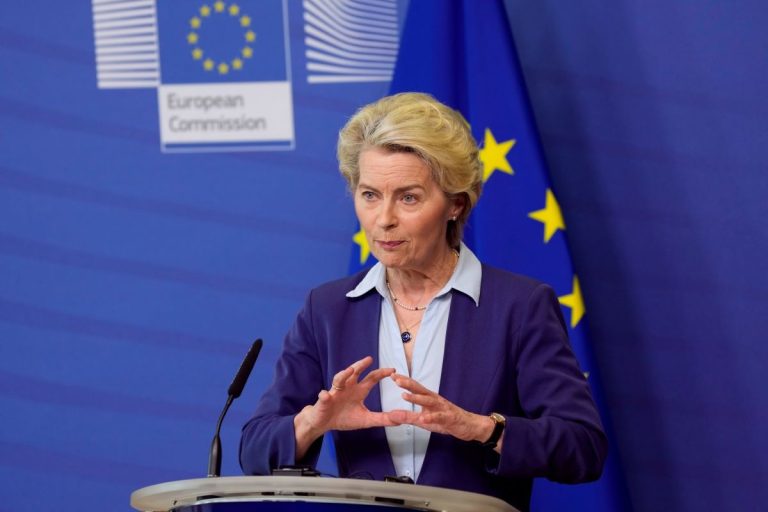 ЕК предлага мерки срещу зловредното влияние на социалните мрежи върху децата