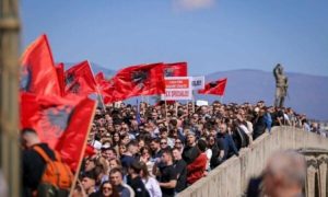 Студентски протест за албанския език предизвика напрежение в Северна Македония