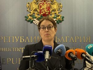 Министър Ива Петрова обяви смяна на ръководството на БЕХ и мащабен одит на сектора