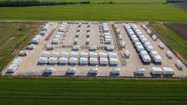 Sunterra RE въведе в експлоатация нови батерийни мощности към три от своите ФЕЦ Sunterra RE въведе в експлоатация нови батерийни мощности към три от своите ФЕЦ