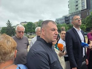 Уволнен инспектор се обяви за “бушон” по скандала с Баба Алино във Варна (Обзор)