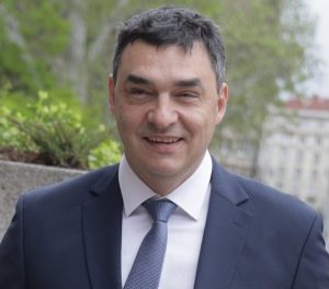 Владимир Николов: Грешката ми е, че не започнах с “Искам повече пари за майките”