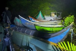 Пожар унищожи 35 лодки в ключовото пристанище Манта в Еквадор