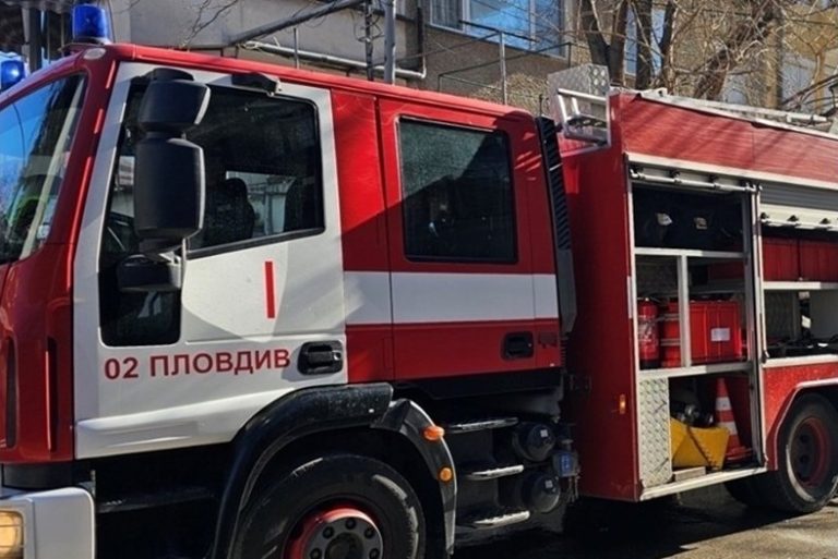Газова бутилка се взриви в жилищен блок в Пловдив Газова бутилка се взриви в жилищен блок в Пловдив