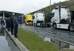БАЕЗ ограничава ръста на застраховка „Гражданска отговорност“ за международните превозвачи