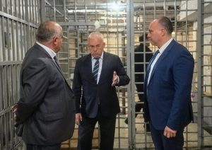 Зам.-министър Станимир Станев инспектира затвора и арестите във Варна при засилен контрол