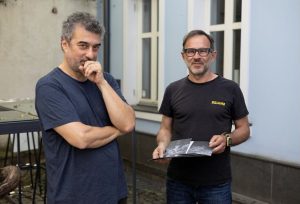 Фотографите Мисирков и Богданов издигат бетонен монумент за жертвите на социалистическия режим