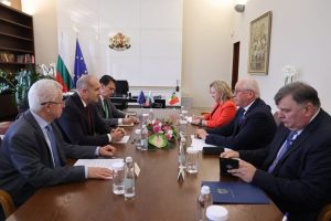 Премиерът на Молдова Александру Мунтяну отправи официална покана към Румен Радев за посещение