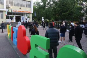 Мистерията с матурите по БЕЛ: Слушалки с размер на ориз и диктовка под индиго