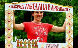 Над 2000 фолклорни изпълнители се събират „Насред мегдана“ в Арбанаси