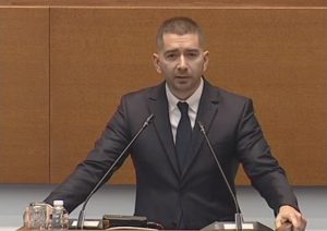 Спорът за дефиницията на семейството в Народното събрание: Политически насоки и социални мерки