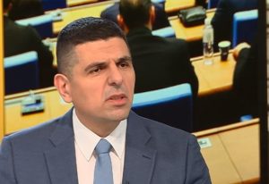 Ивайло Мирчев за депутатските заплати: Проблемите често се изместват към популистки тези