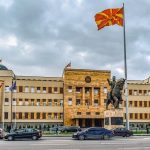 Историята е учителка, а не прислужница на политически интереси