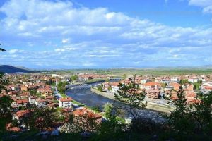 Пиян мъж вилня в Кричим: Обижда полицаи и баба си след тежък запой