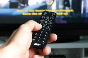 Разбиха мащабна пиратска ТВ мрежа в Гърция: 86 хил. абонати и милиони евро незаконни печалби