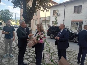 Президентът Илияна Йотова откри театралните празници „Звездите на театъра“ в Разлог
