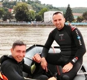 Бушуващата Янтра влачи 17-годишния Дани към гибел: Четирима мъже се хвърлят в смъртоносния капан