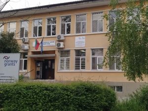 Спипаха просяк да краде от магазин в центъра на Пловдив, прибраха го в Психото