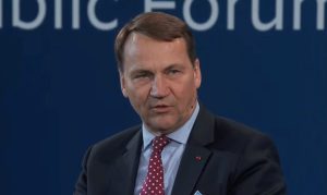 Радослав Шикорски: Полша трябва да има място на масата на преговорите за Украйна
