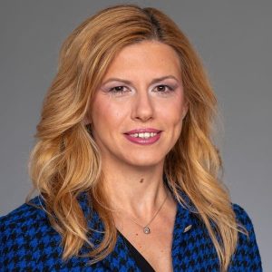 Михаела Доцова: Очакваме справедливо наказание за палежа на български дипломатически автомобили в Скопие