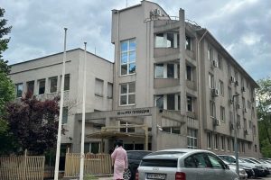 Трима охранители усмириха агресивен клиент в пловдивско казино след заплахи към полицията
