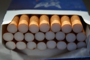 Вдигат цената на цигарите от август: Какво предвижда новият акцизен календар