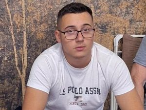 Гимназията в Сопот обяви ден на траур в памет на загиналия Кристиян