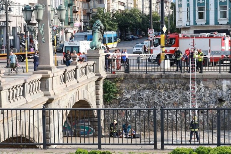 Румен остава за постоянно в ареста за убийството на чистача Къци на Лъвов мост Румен остава за постоянно в ареста за убийството на чистача Къци на Лъвов мост