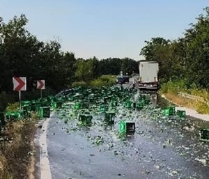 Множество каси с бира се разляха по двете платна на Ришкия проход
