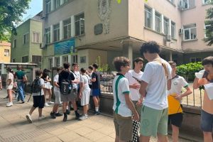 Седмокласниците в Пловдив кандидатстват онлайн или в 21 центъра за прием