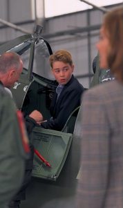 Подготвят ли принц Джордж за военна кариера по стъпките на неговия баща и дядовци