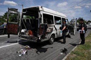 Поне 8 души загинаха при руски атаки над Днепър и Запорожие
