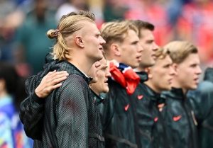 Холанд води лодката на Норвегия срещу Кот д'Ивоар по пътя към Бразилия