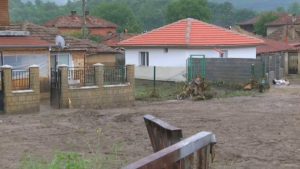 Близо 60 семейства от село Тича кандидатстват за помощ след наводнението