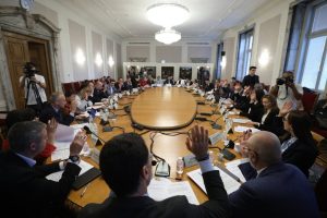 Бюджетната комисия обсъжда промени в Закона за водите и удължаването на държавния бюджет