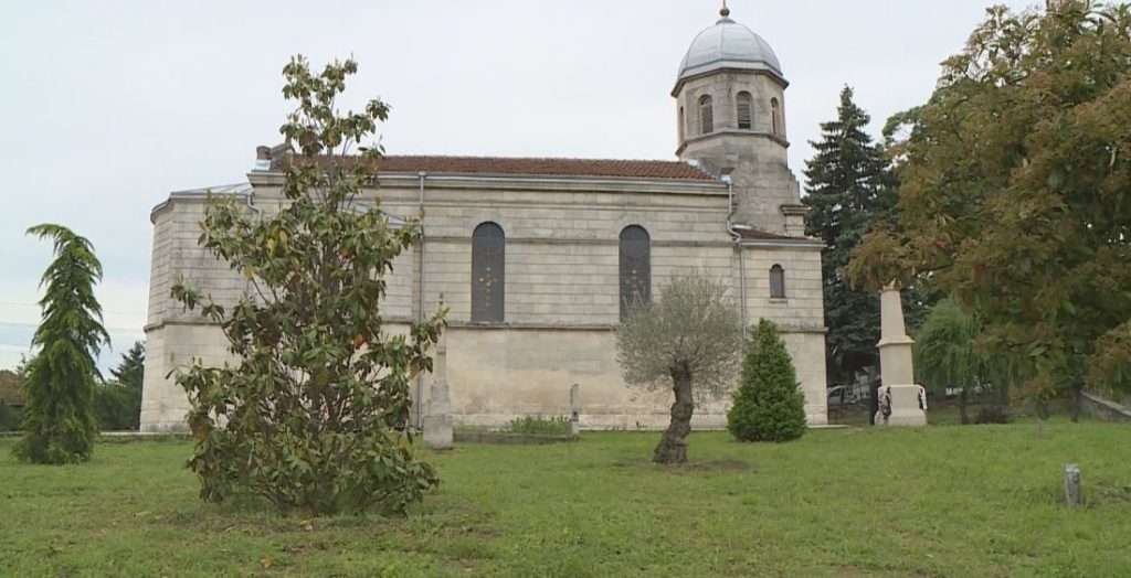 Новопостроената църква „Св. Лука Кримски“ в Добрич отбеляза храмов празник с водосвет