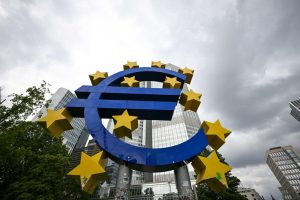 ЕЦБ повиши лихвите до 2,25% заради рекорден инфлационен натиск