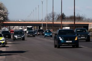 Интензивен трафик към Гърция: Километрични задръствания и реверсивно движение при Симитли