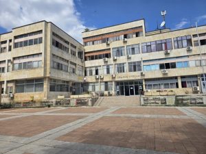 Обявиха ден на траур в Кресна след смъртта на 35-годишен мъж, поразен от мълния